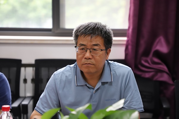 太阳成集团tyc9728党委书记兼院长赵延安教授主持研讨会.JPG